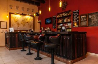 Island Life Blakpackers Hostal Bar